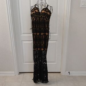 VENUS Black Laced Evening Gown